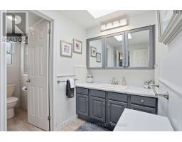 96 ROLLSCOURT PLACE - 23