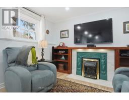 96 ROLLSCOURT PLACE - 27