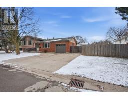 96 ROLLSCOURT PLACE - 3