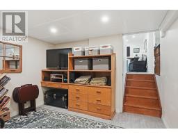 96 ROLLSCOURT PLACE - 32