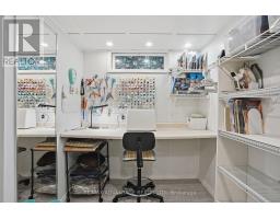 96 ROLLSCOURT PLACE - 33