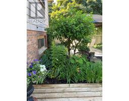 96 ROLLSCOURT PLACE - 38