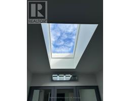 96 ROLLSCOURT PLACE - 42