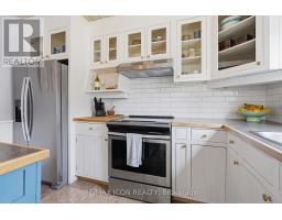 318 SELBOURNE DRIVE - 12