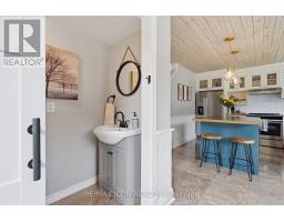 318 SELBOURNE DRIVE - 15