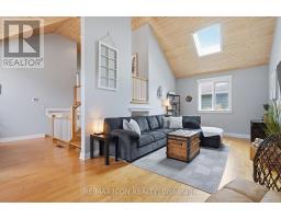 318 SELBOURNE DRIVE - 21