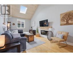 318 SELBOURNE DRIVE - 22