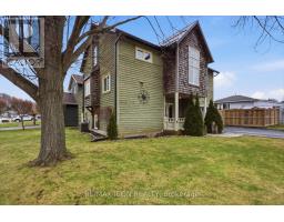 318 SELBOURNE DRIVE - 3