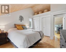 318 SELBOURNE DRIVE - 35