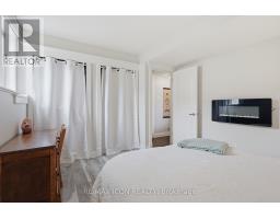 318 SELBOURNE DRIVE - 39