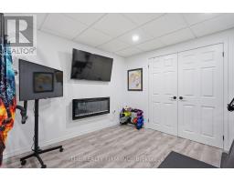 815 DEVERON CRESCENT - 25