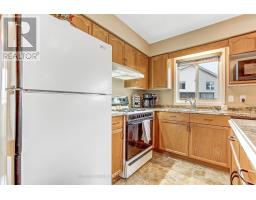 30 FOLKSTONE COURT - 7