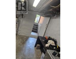 452 CHARLOTTE STREET - 32