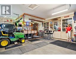 302 TALBOT STREET E - 34