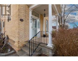 302 TALBOT STREET E - 42