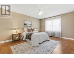 53 - 50 FIDDLERS GREEN ROAD - 31