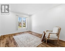 53 - 50 FIDDLERS GREEN ROAD - 35