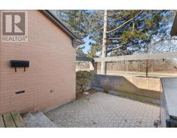 53 - 50 FIDDLERS GREEN ROAD - 42