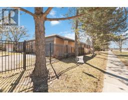 53 - 50 FIDDLERS GREEN ROAD - 44