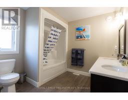 253 BOARDWALK WAY - 31