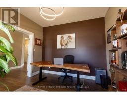 253 BOARDWALK WAY - 6