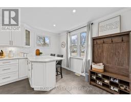 104 BARKER STREET - 18