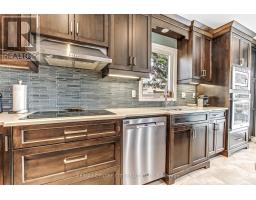 39 - 145 NORTH CENTRE ROAD - 11