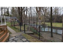 21948 ADELAIDE STREET N - 31