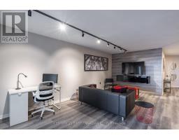 1604 - 695 RICHMOND STREET - 7