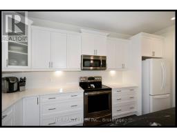 285 ELIZABETH STREET - 11