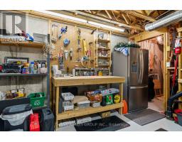 16 - 1337 COMMISSIONERS ROAD W - 37