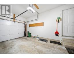 16 - 1337 COMMISSIONERS ROAD W - 38