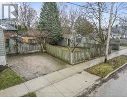 39 RAYWOOD AVENUE - 42