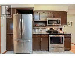 31 SINCLAIR CRESCENT - 12