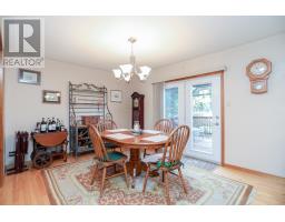 31 SINCLAIR CRESCENT - 13