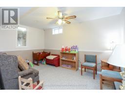 31 SINCLAIR CRESCENT - 19