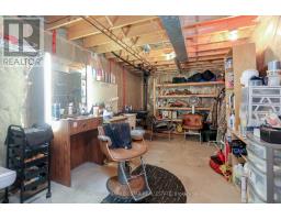 31 SINCLAIR CRESCENT - 20