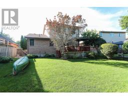 31 SINCLAIR CRESCENT - 25