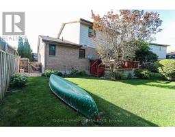 31 SINCLAIR CRESCENT - 32