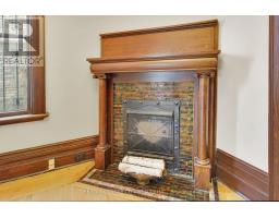 163 OXFORD STREET E - 41