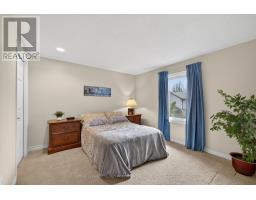 66 CHALFONT CRESCENT - 23