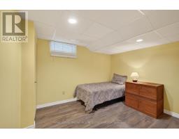 66 CHALFONT CRESCENT - 31