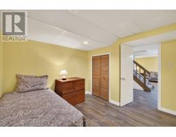 66 CHALFONT CRESCENT - 32