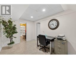 66 CHALFONT CRESCENT - 33