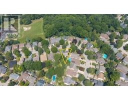 66 CHALFONT CRESCENT - 46