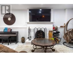 180 CLARA CRESCENT - 13