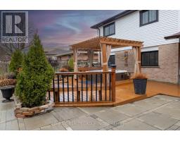 180 CLARA CRESCENT - 28