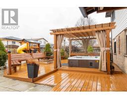 180 CLARA CRESCENT - 30