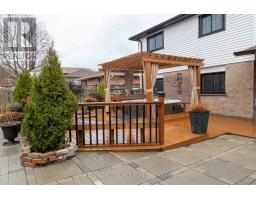 180 CLARA CRESCENT - 32