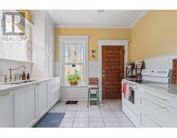 978 HACKETT STREET - 18